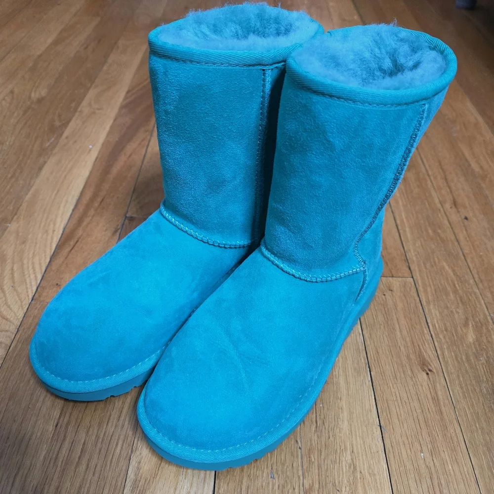UGG Classic Short II Boots Emerald Green Size 5 - Picture 10 of 14